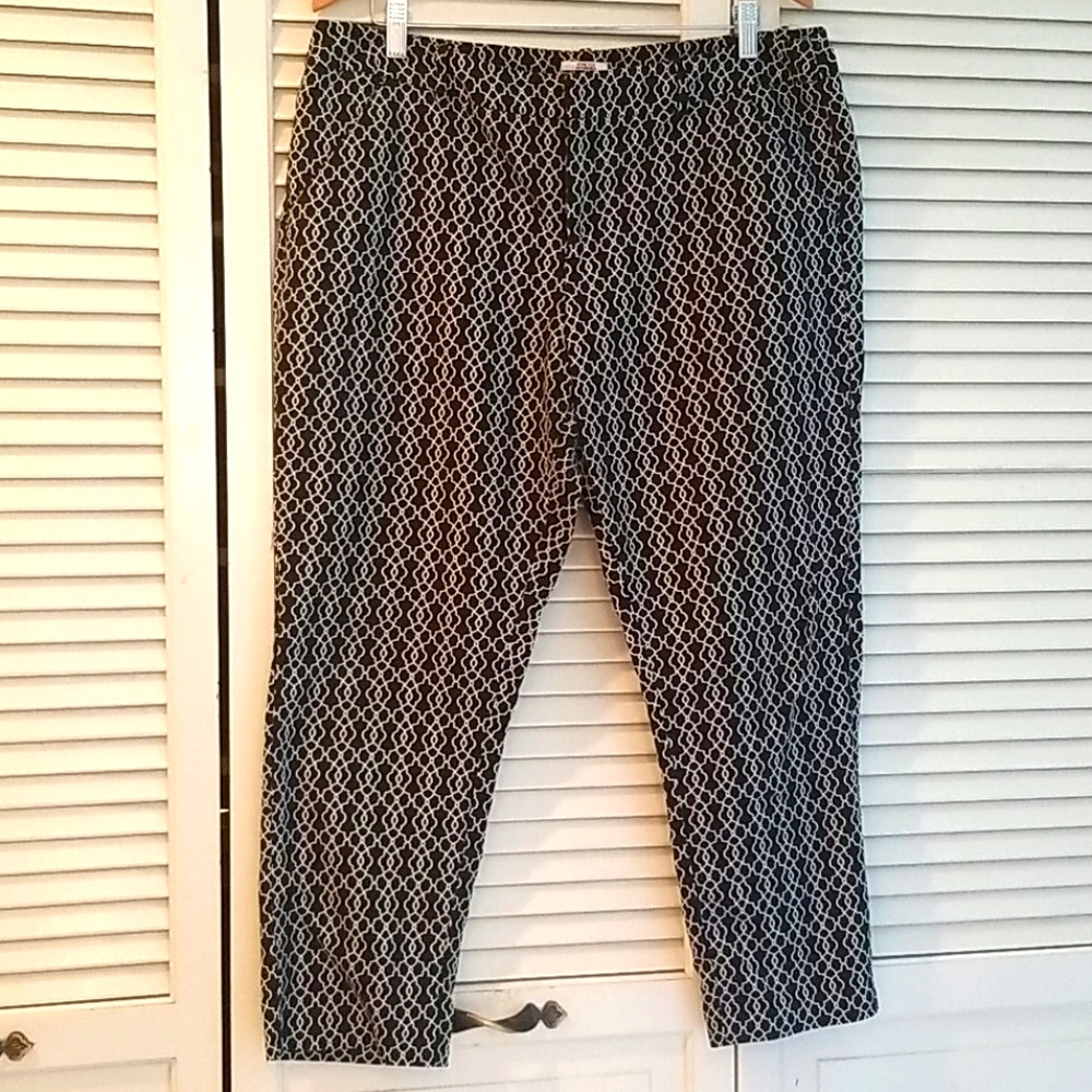Black & white patterned women's slacks